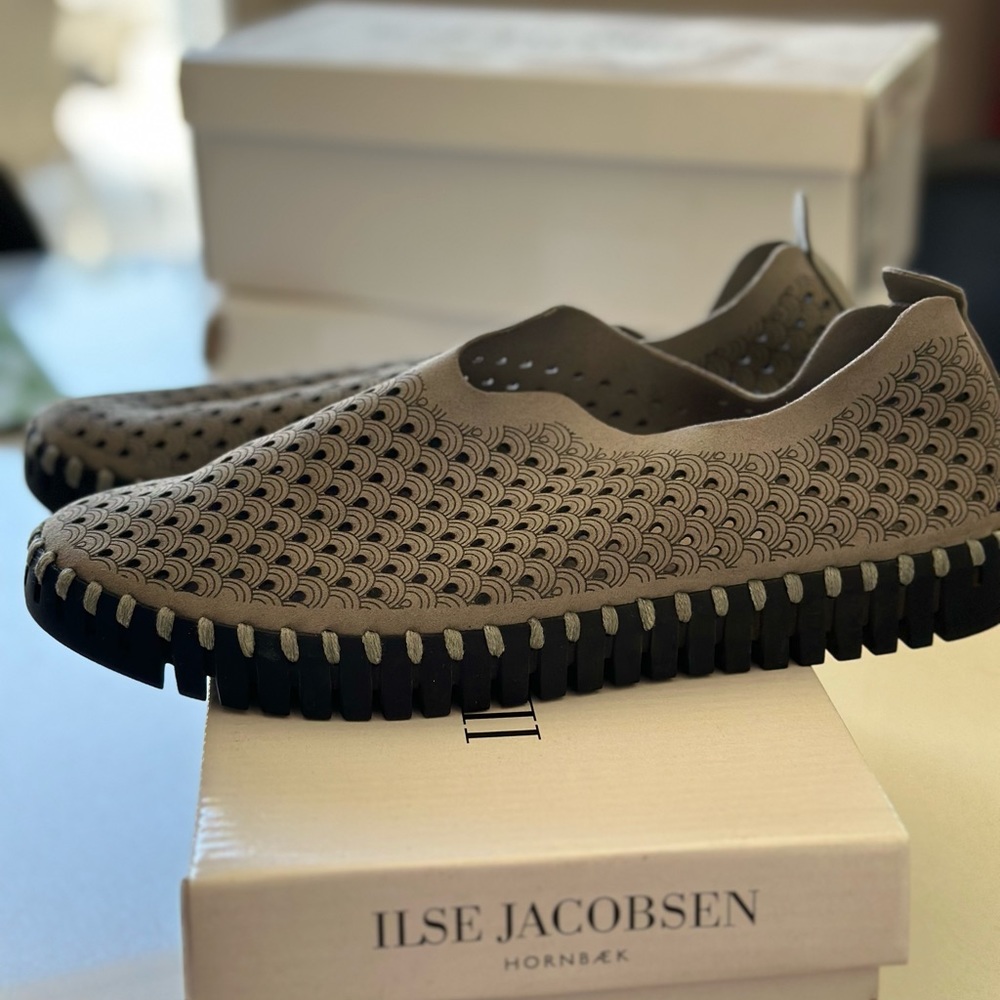 Ilse Jacobsen Tulip  slip on size 37. Chateau gray.